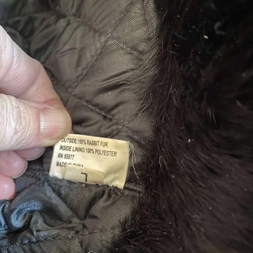 Black Rabbit Fur Hat - Picture 8 of 9